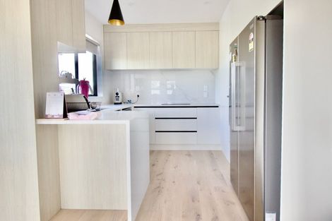 Photo of property in 15 Longshore Drive, Long Bay, Auckland, 0630