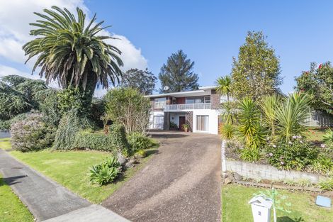Photo of property in 2 Hogan Street, Pukekohe, 2120