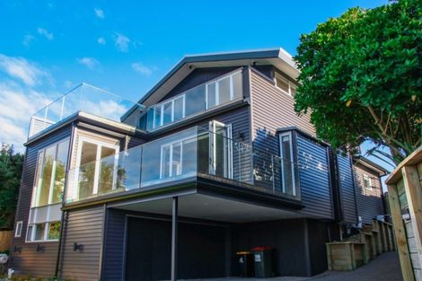 Photo of property in 116 Nevay Road, Karaka Bays, Wellington, 6022