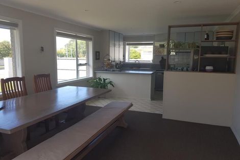 Photo of property in 21 Emlyn Place, Avondale, Christchurch, 8061