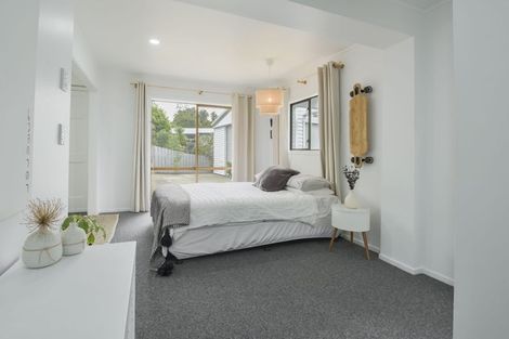 Photo of property in 103 Brian Crescent, Stanmore Bay, Whangaparaoa, 0932