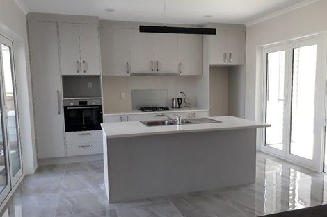 Photo of property in 30 Saddleback Crescent, Papakura, 2110