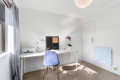 Photo of property in 3 Phoenix Avenue, Hokowhitu, Palmerston North, 4410