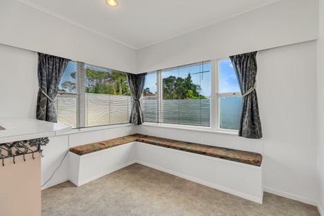 Photo of property in 48 Wainui Avenue, Point Chevalier, Auckland, 1022