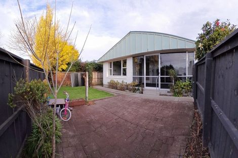 Photo of property in 1/23 Kent Lodge Avenue, Avonhead, Christchurch, 8042