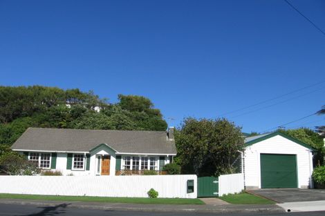Photo of property in 48 Beazley Avenue, Paparangi, Wellington, 6037