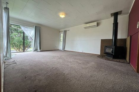 Photo of property in 41 Larissa Avenue, Henderson, Auckland, 0610