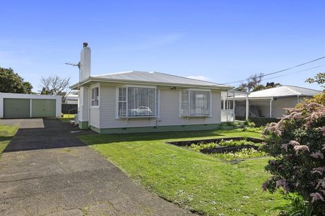 Photo of property in 42 Queens Road, Glen Avon, New Plymouth, 4312