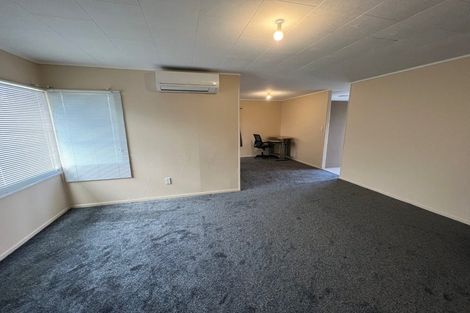 Photo of property in 476 Roscommon Road, Clendon Park, Auckland, 2103