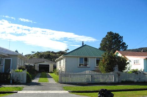 Photo of property in 3 Geraldine Street, Greymouth, 7805