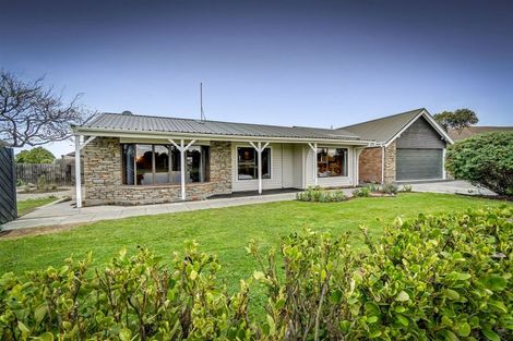 Photo of property in 14 Radiata Avenue, Parklands, Christchurch, 8083