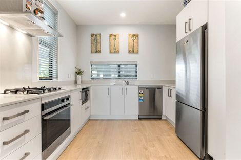 Photo of property in 15 Battalion Drive, Papakura, 2110