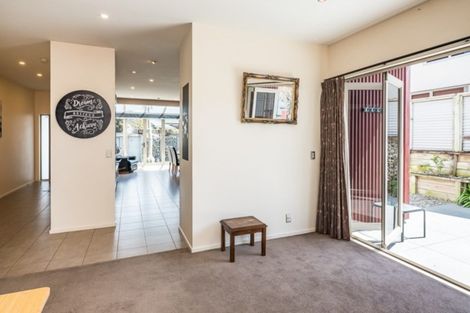 Photo of property in 61 Quadrant Heights, Paraparaumu, 5032