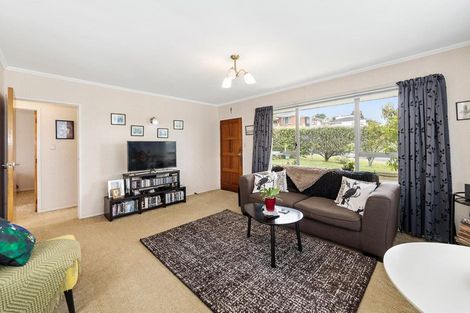 Photo of property in 3/1 Bodi Place, Te Atatu South, Auckland, 0610