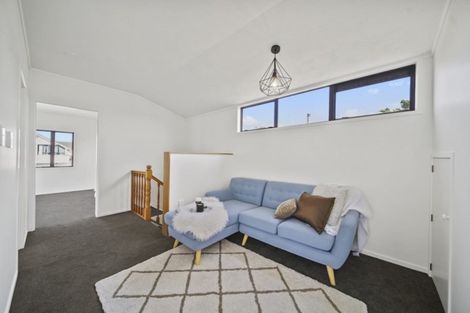 Photo of property in 2/127 Bucklands Beach Road, Bucklands Beach, Auckland, 2012