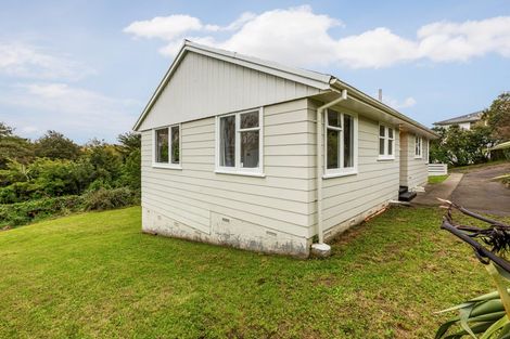 Photo of property in 16 Komata Grove, Waitangirua, Porirua, 5024
