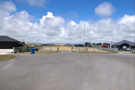 Photo of property in 15 Roma Way, Waitarere, 5510