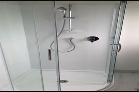 Photo of property in 67a Divich Avenue, Te Atatu South, Auckland, 0610