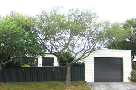 Photo of property in 77 Ranui Crescent, Khandallah, Wellington, 6035