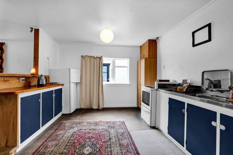 Photo of property in 96 Bridge Street, Eltham, 4322