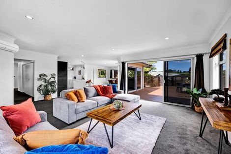 Photo of property in 15c Anderson Way, Highlands Park, New Plymouth, 4312