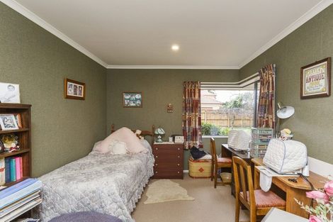 Photo of property in 5 Pastoral Lane, Hokowhitu, Palmerston North, 4410