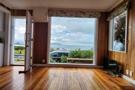 Photo of property in 130 Owhiro Bay Parade, Owhiro Bay, Wellington, 6023