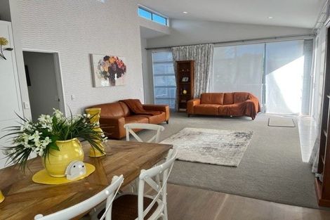 Photo of property in 13 Tranquility Rise, Mellons Bay, Auckland, 2014