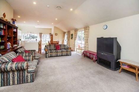 Photo of property in 16 Lagoon Way, West Harbour, Auckland, 0618