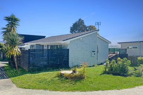 Photo of property in 1/307a Wairau Road, Totara Vale, Auckland, 0627