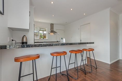 Photo of property in 1 Weber Place, Roslyn, Palmerston North, 4414