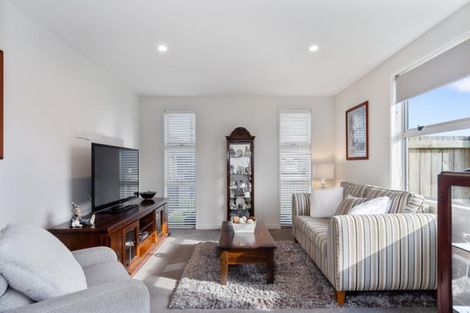 Photo of property in 10 Batty Street, Papamoa Beach, Papamoa, 3118