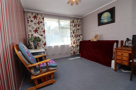 Photo of property in 2/81 Seabrook Avenue, New Lynn, Auckland, 0600