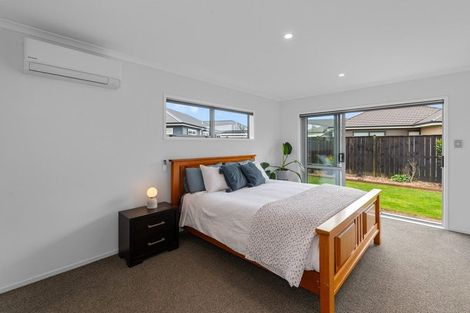 Photo of property in 14 Malbec Place, Huapai, Kumeu, 0810