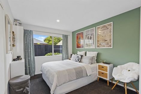 Photo of property in 130 Rothesay Road, Parklands, Christchurch, 8083