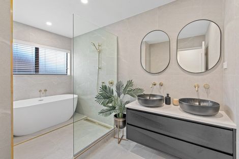 Photo of property in 1/149 West Harbour Drive, West Harbour, Auckland, 0618