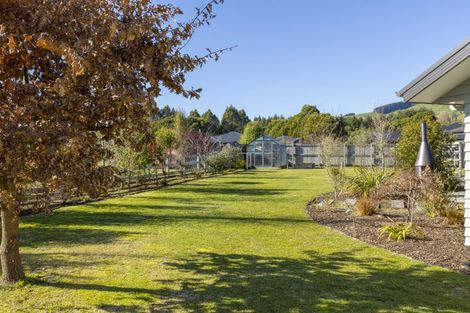 Photo of property in 3 Karaka Place, Kinloch, Taupo, 3377