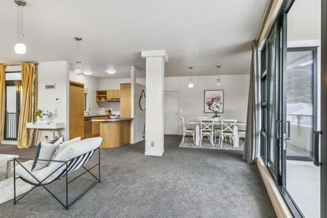 Photo of property in Endeavour Apartments, 8/125 Thorndon Quay, Pipitea, Wellington, 6011