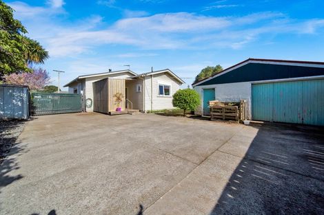 Photo of property in 72 Broadway, Waitara, 4320