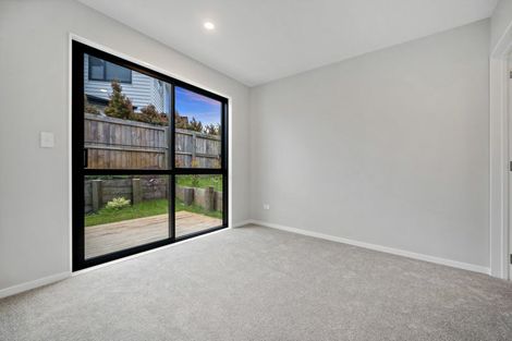 Photo of property in 13c Windermere Crescent, Blockhouse Bay, Auckland, 0600