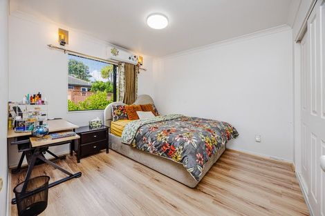 Photo of property in 40 Ewhurst Place, Goodwood Heights, Auckland, 2105