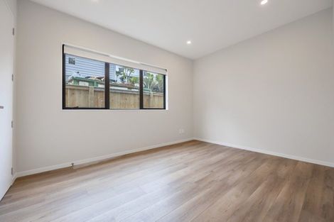 Photo of property in 3b Nor'east Drive, Northcross, Auckland, 0632