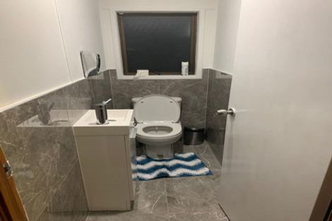 Photo of property in 8 Garner Place, Glenfield, Auckland, 0629