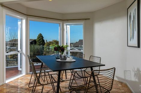 Photo of property in 2/28 East Coast Road, Milford, Auckland, 0620