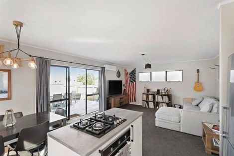 Photo of property in 1/63 Stanley Avenue, Milford, Auckland, 0620