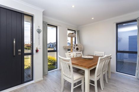 Photo of property in 5 Eric Melrose Lane, Halswell, Christchurch, 8025