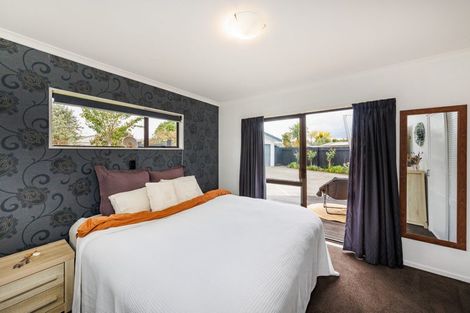 Photo of property in 53 Raglan Avenue, Cloverlea, Palmerston North, 4412