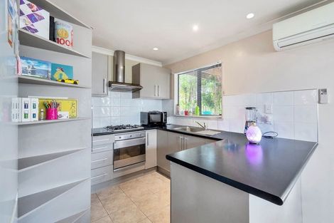 Photo of property in 35 English Oak Drive, Schnapper Rock, Auckland, 0632
