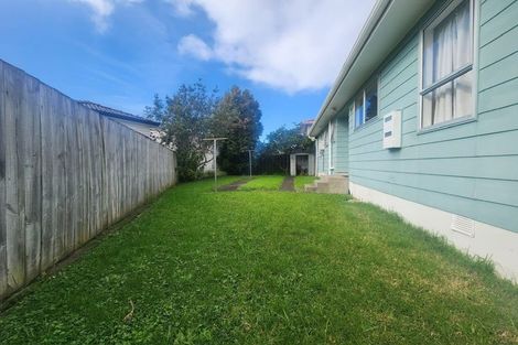 Photo of property in 1/34 Darren Crescent, Half Moon Bay, Auckland, 2012