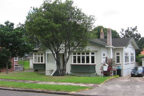 Photo of property in 39 Queensway, Three Kings, Auckland, 1024